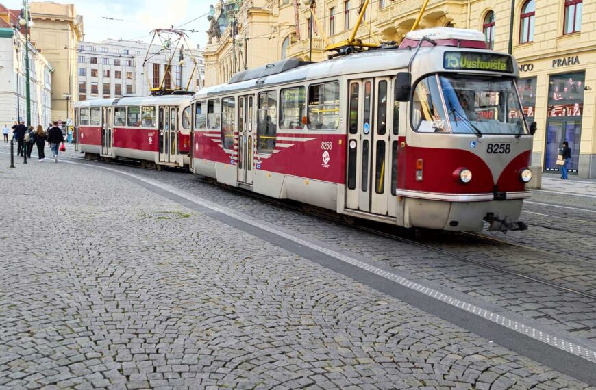 Prags Verkehrsmittel im Check: Was ist günstig und schnell?